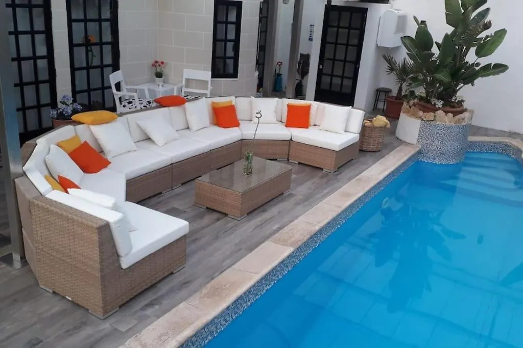 Colours - A Sweet Complex In A Fairytale Setting Villa Is-Swieqi